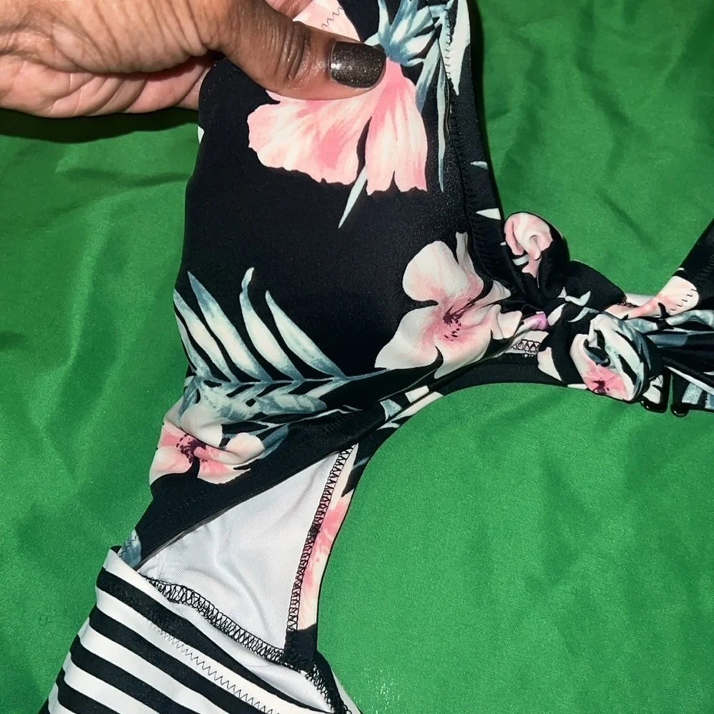 PINK Victorias Secret stylish swimsuit